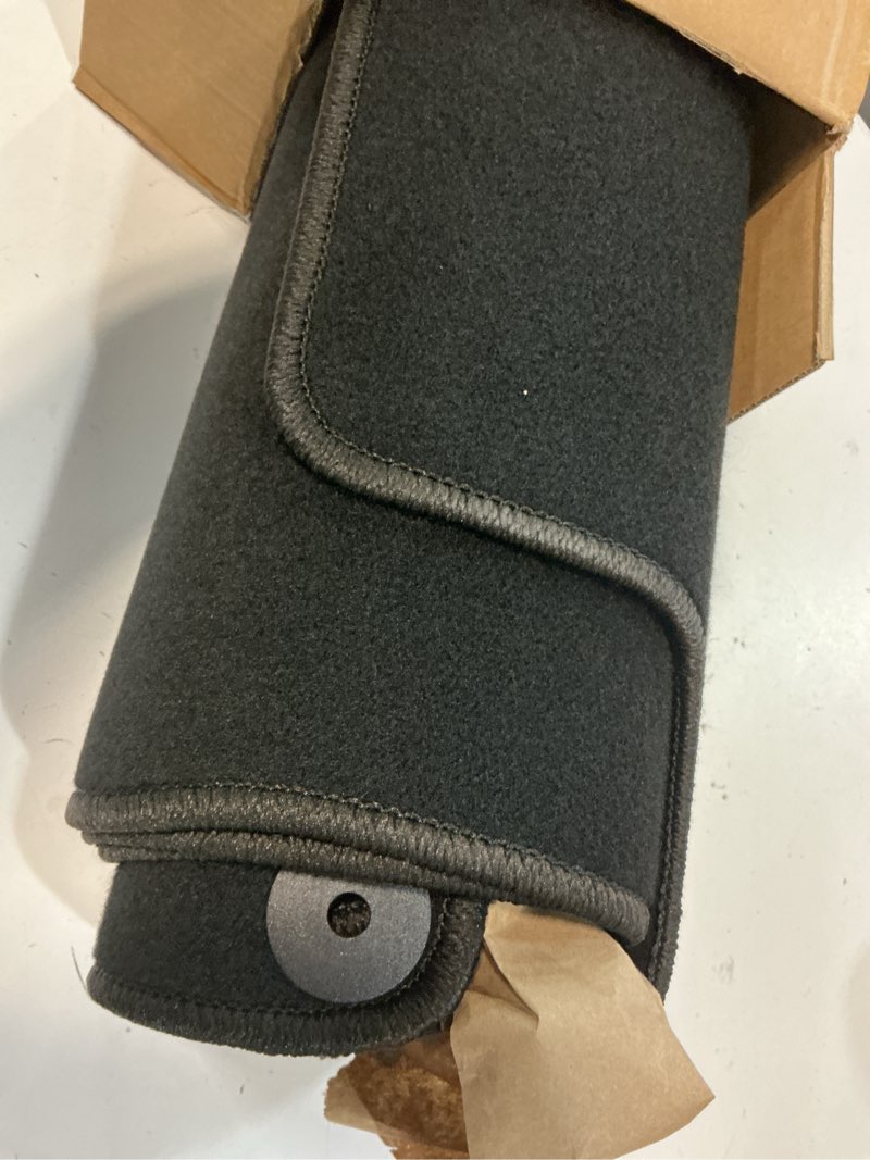 Condition photo showing Good Condition for gxarts custom fit velour carpet floor mats for volkswagen new beetle 1998-2010 | full set front & rear | all-weather with anti-skid retaining buckle| black vw bug car floor mat accessories volkswagen beetle 1998-2011