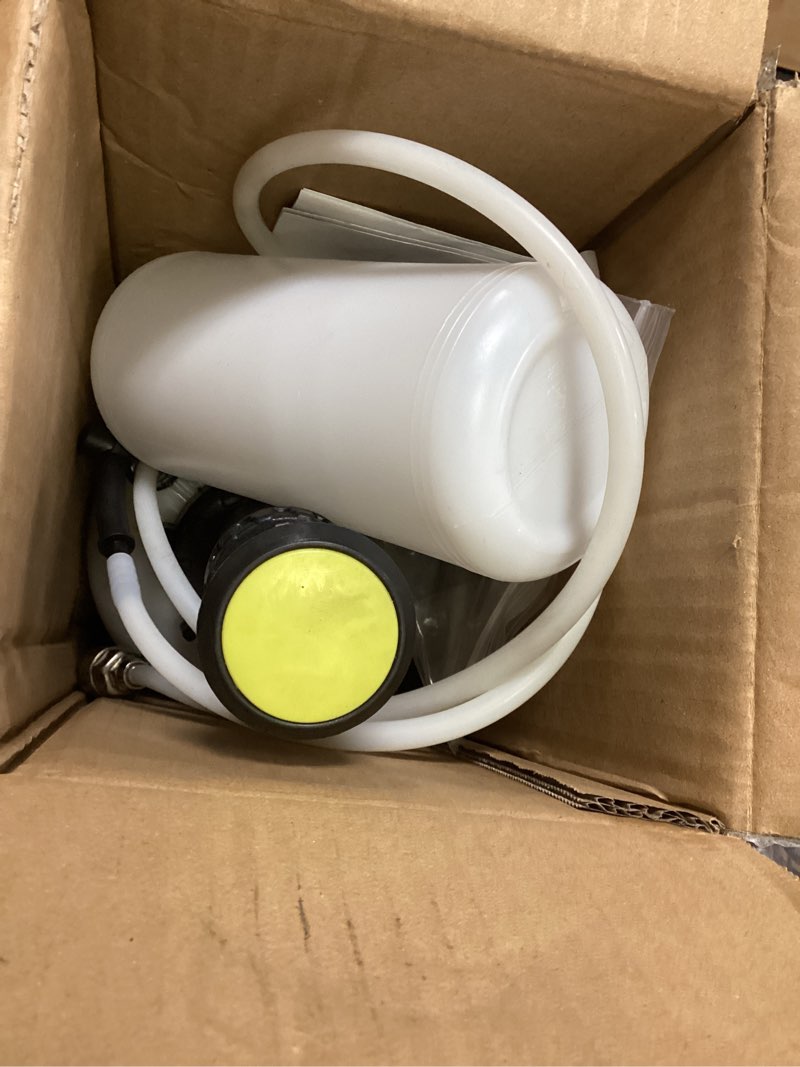 Condition photo showing Good Condition for 3l brake bleeder kit,brake bleeder vacuum pump kit,brake fluid bleeder kit with 1l brake bleeder bottle and 4 master cylinder adapters,brake bleeding kit suitable for most vehicles (white)
