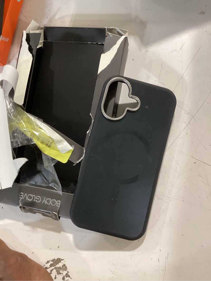 Condition photo showing Good Condition for body glove magsafe compatible reflector phone case for iphone 17 - metallic black