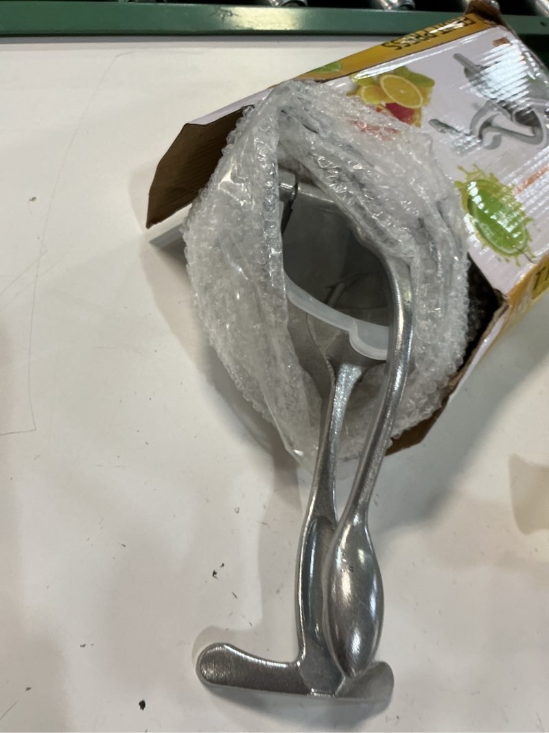 Condition photo showing Good Condition for fruit juice squeezer, lemon squeezer manual, non-slip ergonomic grip, easy to use & clean, 2026 new upgraded efficient extraction of citrus, and other fruits