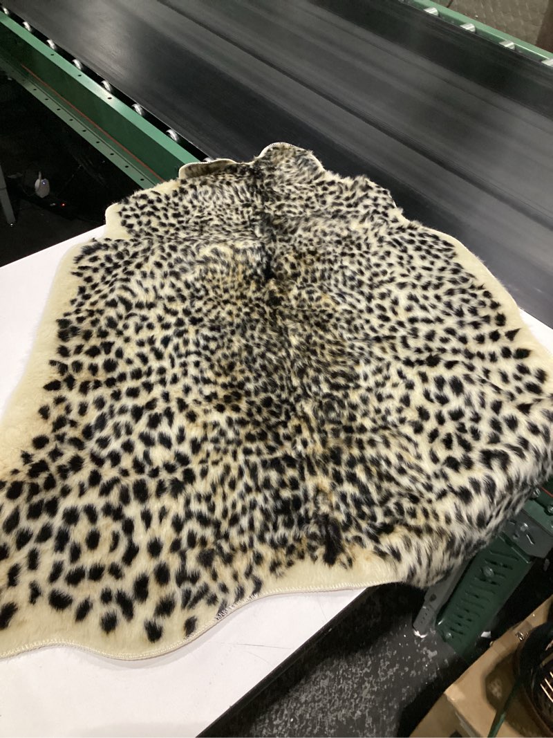 Condition photo showing Good Condition for Leopard Print Rug,Faux Cowhide,Artificial Carpet,Simulation Cowhide, Leopard, Tiger, Zebra, Cow Hide Mat Animal Print Area Rug Hide Faux Carpet (A) / 40x37inch,3.3x3.1ft Beige+black Leopard Print - 40x37inch