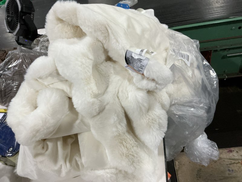 Condition photo showing As Is for ruched faux fur throw snow