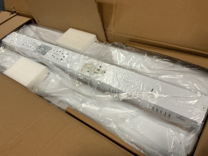 Condition photo showing Good Condition for hykolity 4 Pack 4FT 250W LED Linear High Bay Shop Light, LED Shop Light, 31250lm 125LM/W, 100-277V, 0-10V Dim, 5000K Daylight Linear Hanging Light for Warehouse Workshops 5000K 4FT-250W-4P