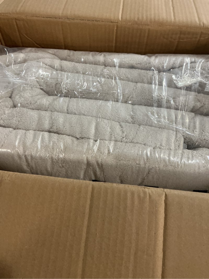 Condition photo showing New/Like New for SHACOS 8x10 Area Rugs for Living Room, Soft Machine Washable Rug Non Slip, Stain Resistant Indoor Carpet Modern Geometric Beige Rug for Bedroom Dining Room Nursery Home Decor Beige 8' x 10' (Rectangular)