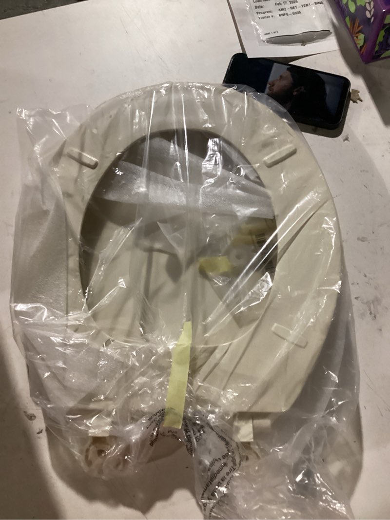 Condition photo showing Good Condition for Centoco Round Toilet Seat, Standard Economy Model, Light Weight Residential, Closed Front with Cover, Plastic, Made in the USA, DSAMAZ12-106, Bone Bone Round Standard / Made in the USA