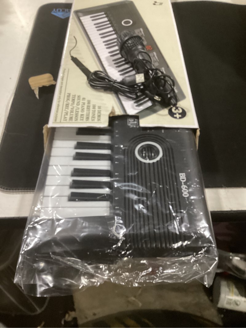 Condition photo showing Good Condition for 61 keys keyboard piano, electronic digital piano with built-in speaker microphone, portable keyboard gift teaching for beginners, electric piano for kids
