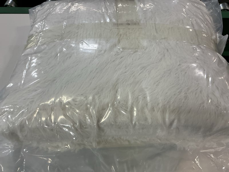 Condition photo showing New/Like New for cream white rugs for bedroom living room, fluffy small area rug soft shag carpet for kids boys and girls room with 4 rugs non-slip stickers dorm home decor cream white (rectangular) small