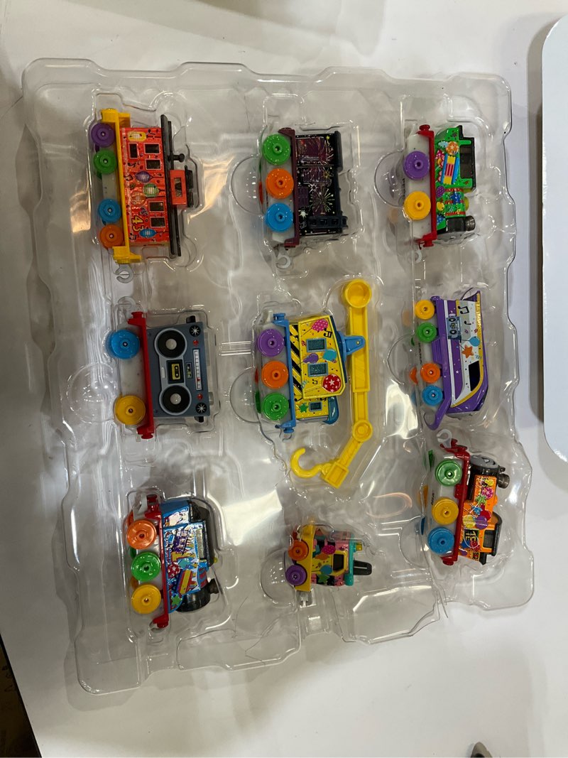 Condition photo showing Good Condition for Thomas & Friends Toy Trains Gift Set Thomas’ 7 Days of Surprises, 10-Piece Diecast Vehicles with Cargo for Kids Ages 3+ Years (Amazon Exclusive)