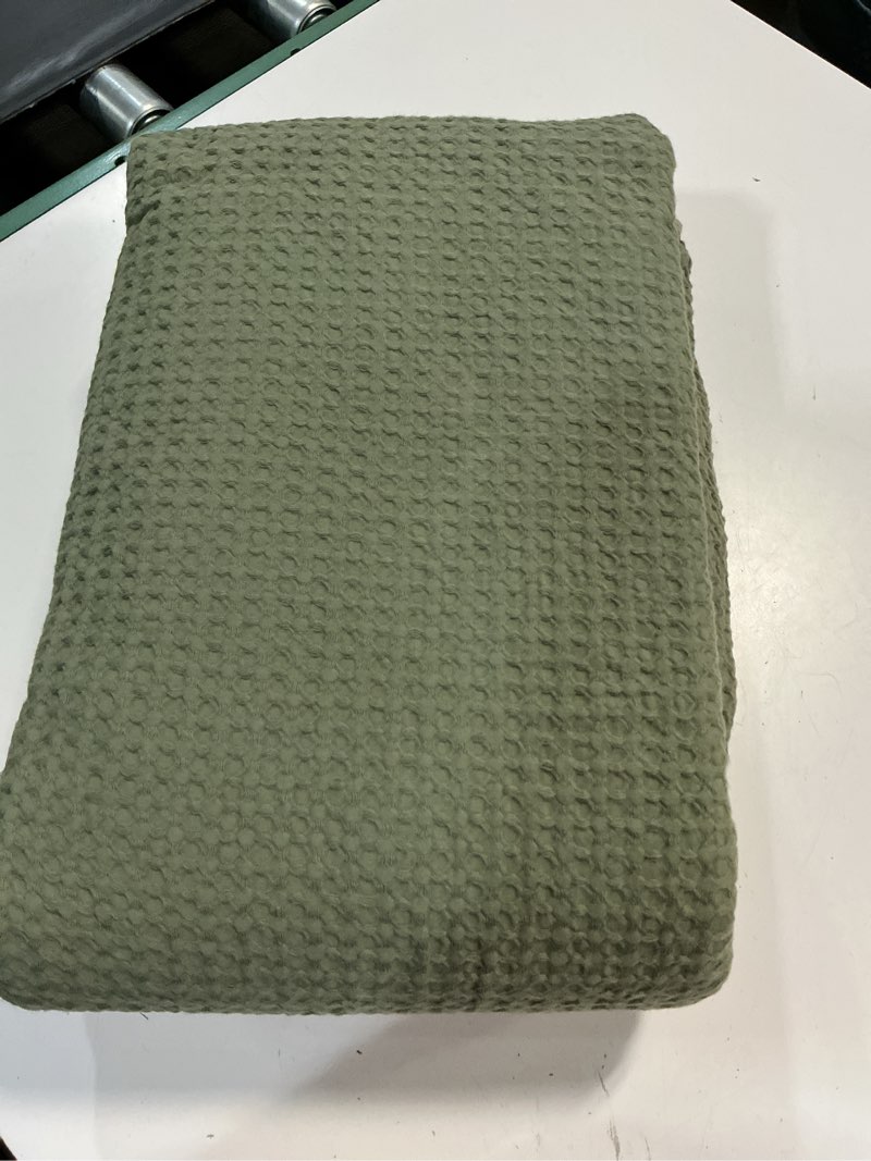 Condition photo showing As Is for quinceorganic luxe honeycomb duvet cover 1 pcs quen olive