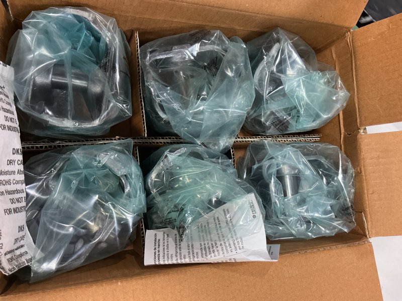 Condition photo showing New/Like New for sealed power pistons & rings combo set of (6) compatible with 1996-2006 jeep cherokee wagoneer 4.0 4.0l 242. (std 3.875" bore)
