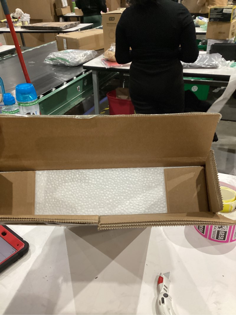 Condition photo showing Good Condition for WELLAND Simons Floating Wall Shelf Ledge Shelves, 18-Inch, White White 18-inch