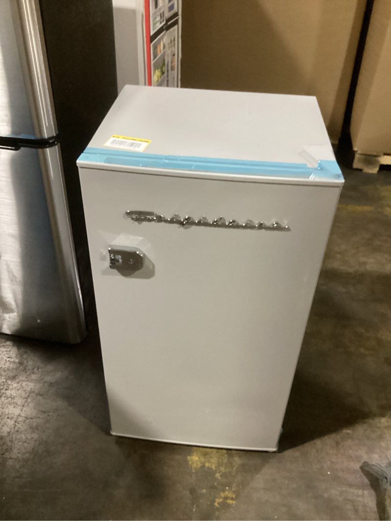 Condition photo showing Good Condition for Frigidaire Retro Compact Refrigerator with Chiller, 3.2 cu ft Countertop Fridge, Built-In Bottle Opener, Rounded Corners, Premium, for Office, Bedroom, Dorm Room, Cabin, 18.5D x 20W x 31.5H (Black) Black Solid