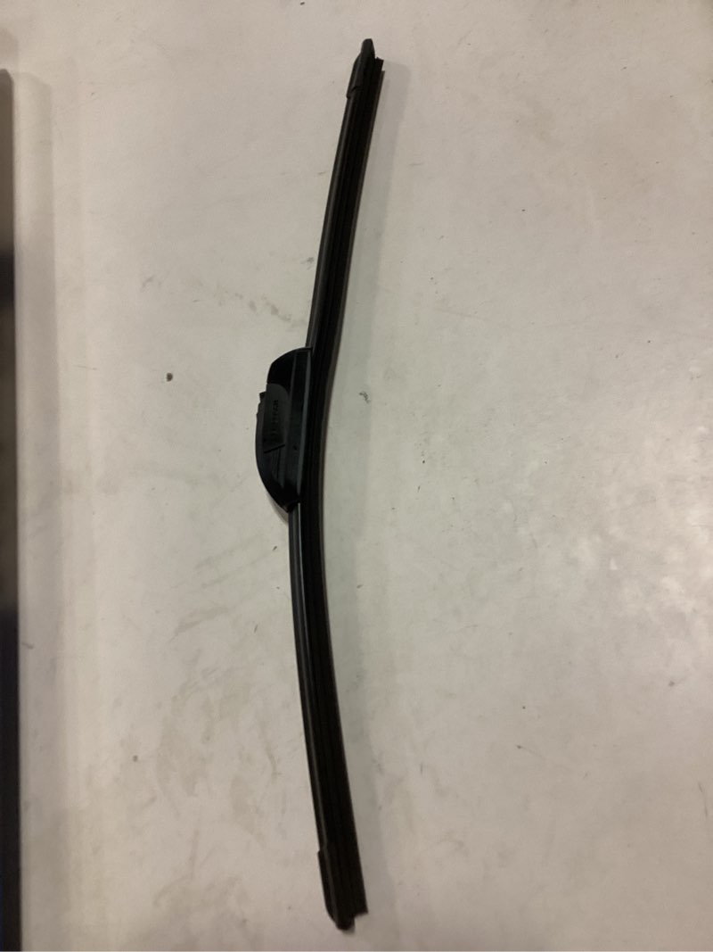 Condition photo showing Good Condition for BOSCH 26A18A ICON Beam Wiper Blades - Driver and Passenger Side - 1 Blades (26A & 18A) Front (26A & 18A) ICON Combo Pack (Front)