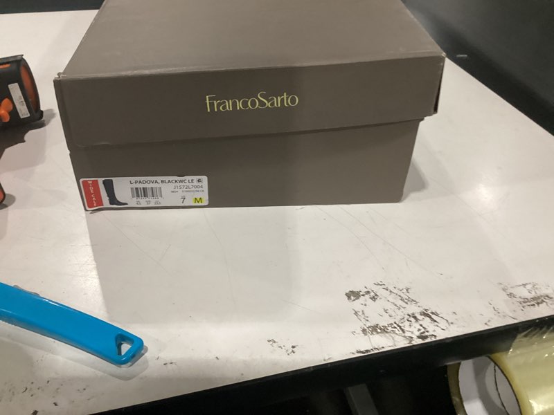 Condition photo showing New/Like New for Franco Sarto womens Padova 7 Black Wide Calf Leather