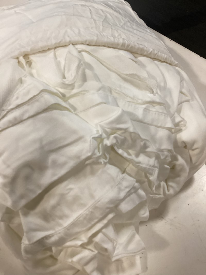 Condition photo showing Good Condition for bamboo sheet set, queen, white