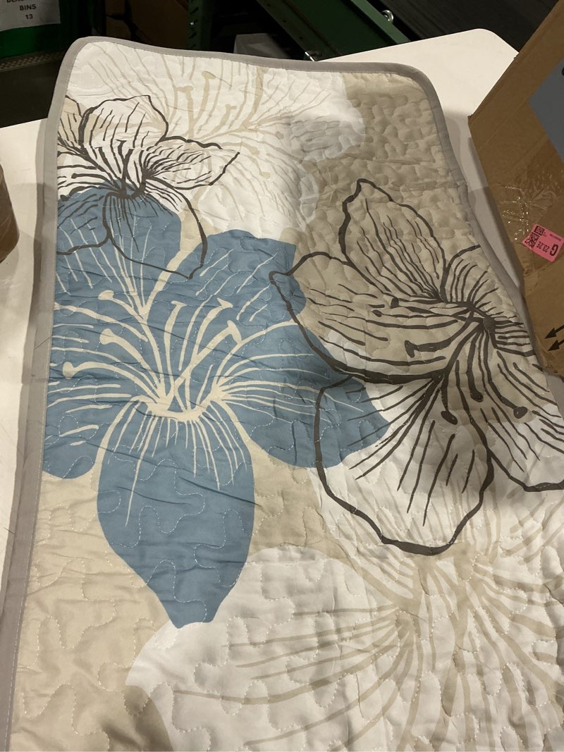 Condition photo showing Good Condition for 3 pieces quilt set king blue floral pattern quilt coverlet elegant bohemian bedspread with 2 pillow shams soft lightweight bedding quilt set for adults (blue, 104"x90") king (104"x 90") blue flower
