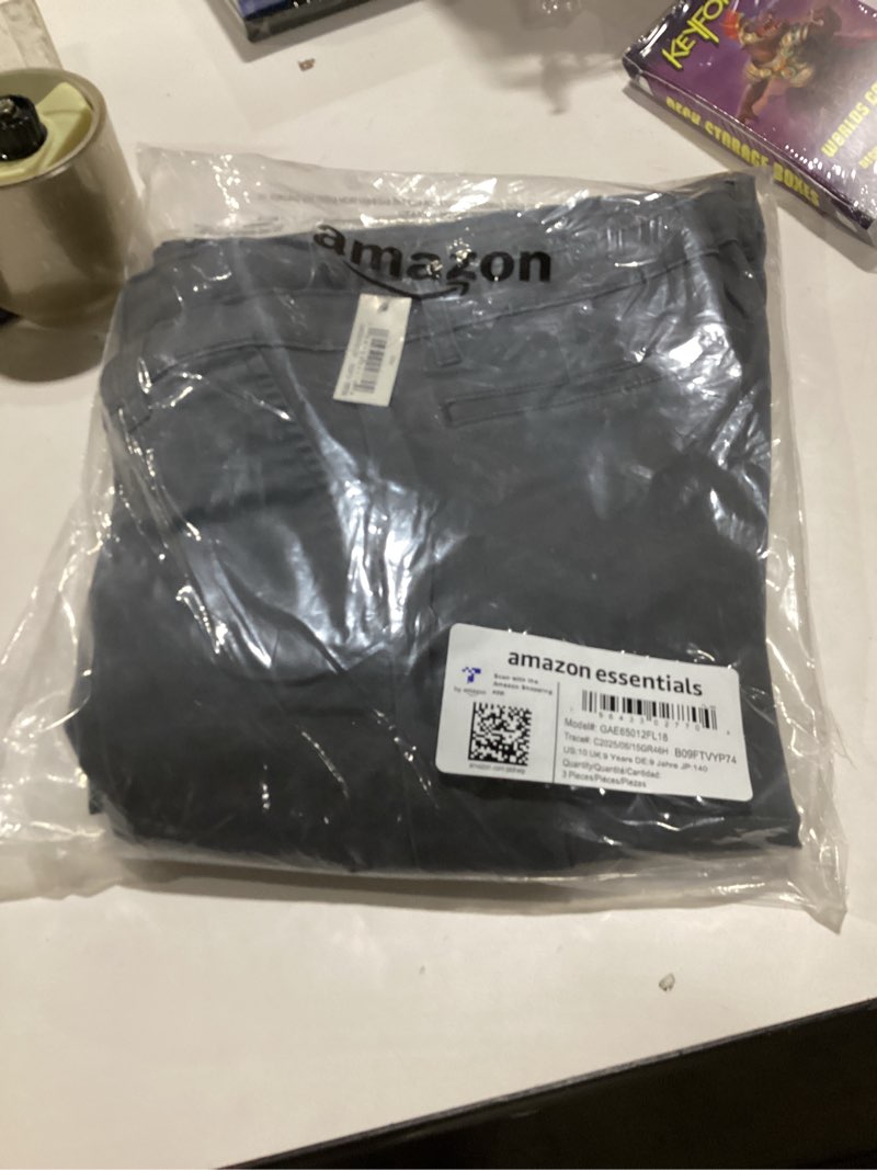 Amazon Essentials Girls' School Uniform Shorts for Kids, Pack of 3, Grey, 10