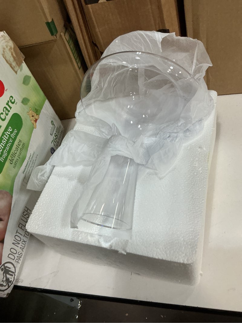 Condition photo showing New/Like New for Le Chateau Large Elegant Crystal Wine Decanter with Aerator – 750ml Glass Decanter – Hand-Blown Lead-Free Clear Glass Carafe with Aerator – Hand Held Gifts Red Wine Accessories/for Wine Lovers