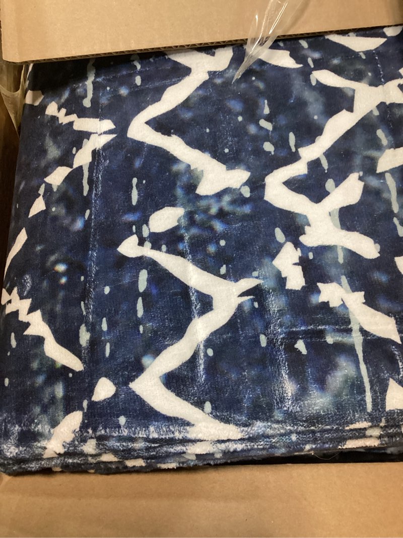 Condition photo showing Good Condition for lahome moroccan blue rugs for living room washable rugs 8x10 non-slip ultra-thin extra large area rug throw stain resistant rug for dining room table, geometric print modren rug for bedroom hana 8' x 10' (rectangular) blue