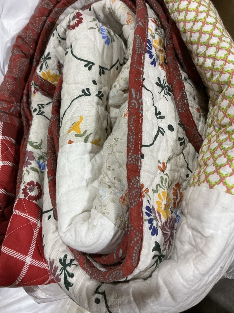Condition photo showing As Is for camandy Cotton Bedspread Quilt Bedding Sets 3 Pieces Reversible Coverlet Sets Comforters Vintage Red
