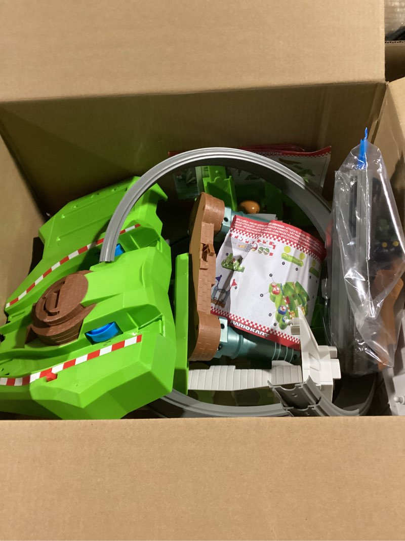 Hot Wheels Mario Kart Circuit Track Set Age 5 ~ [l Mario Car, 1 Yoshi Car Includ