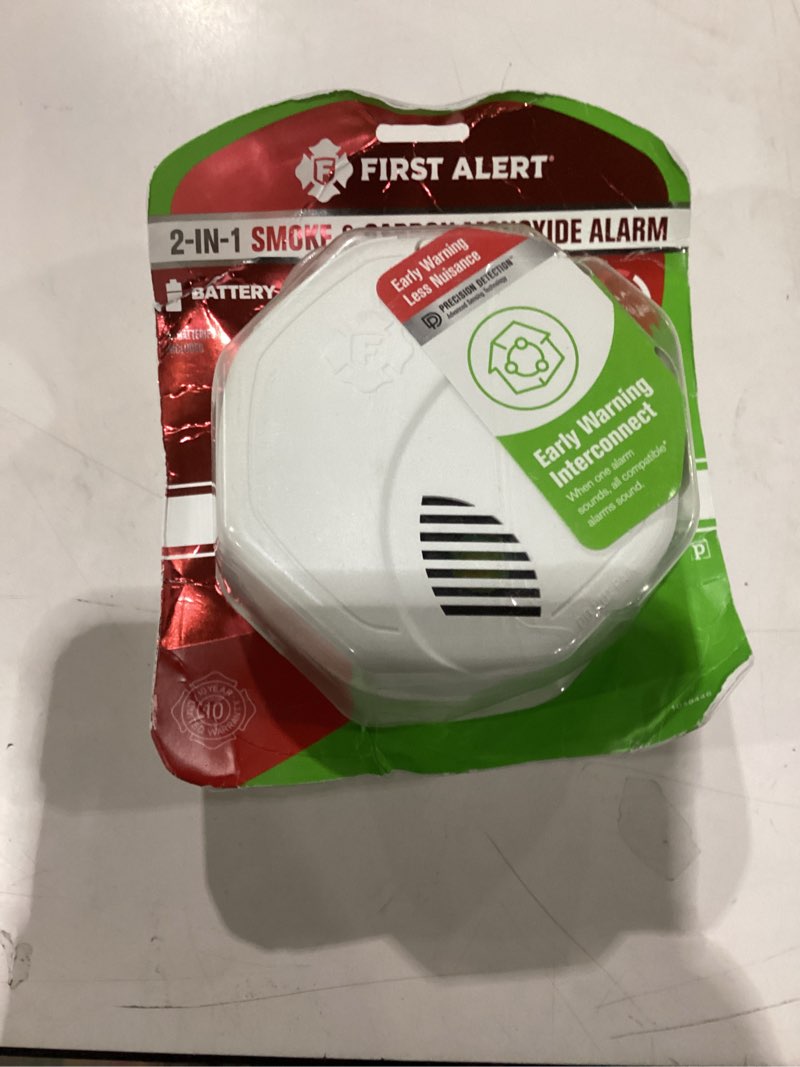 Condition photo showing Good Condition for First Alert SMCO500V, Interconnect Battery-Operated Combination Smoke & Carbon Monoxide Alarm with Voice Alerts, 1-Pack (Pack of 1) Precision Detection SMCO500V