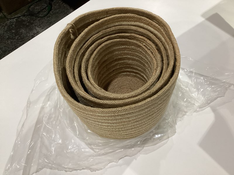 Condition photo showing Good Condition for Planter Basket Set – 5-Piece Handwoven Jute Planter Basket for Home Decor, Nursery, or Indoor Plants (5'' to 8'' Diameter, 4.75'' to 7.75'' Height) – Wrinkle Free - Natural Beige with White Stripes