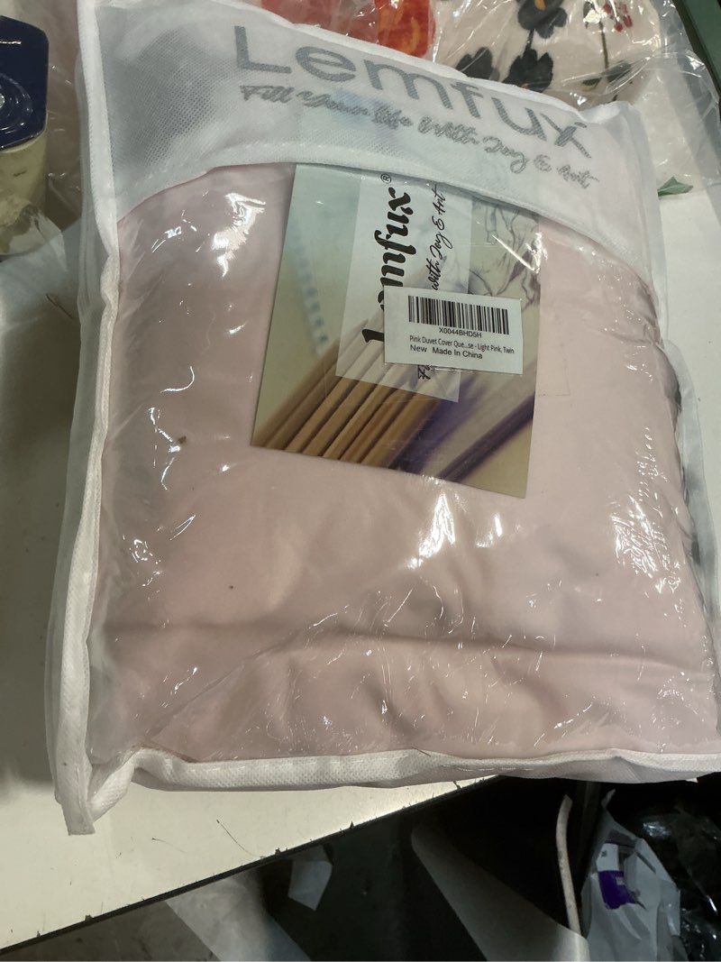 Condition photo showing New/Like New for Lemfux Duvet Cover Set Ruffle French Country Beddding Set with Bowtie 3 Pieces Twin Duvet Cover 68"x88" with 2 Pillowcase 19"x29", Comforter Lace Bedding with Zipper Closure, Girl Bedding Light Pink Twin Pink
