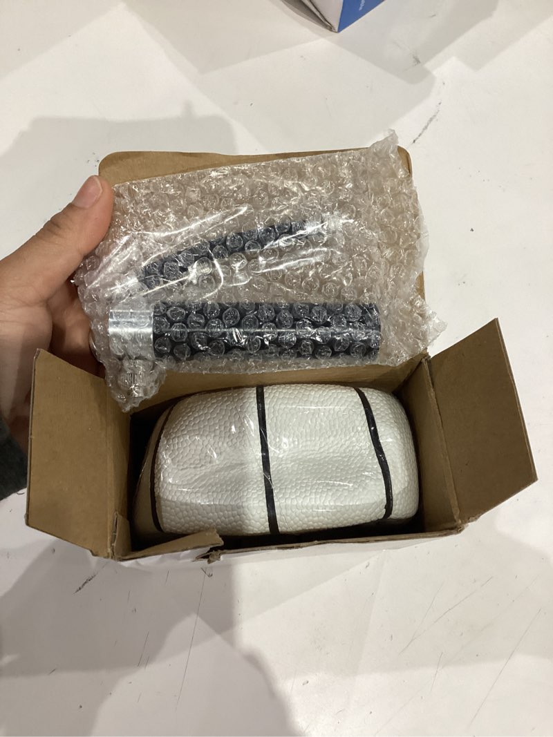 Condition photo showing Good Condition for MINDCOLLISION Mini Basketball, Solid Color Without Logo, Absorbent Soft Leather, Suitable for Small Baskets, Signature, Decompression, Training Assistance White No.1