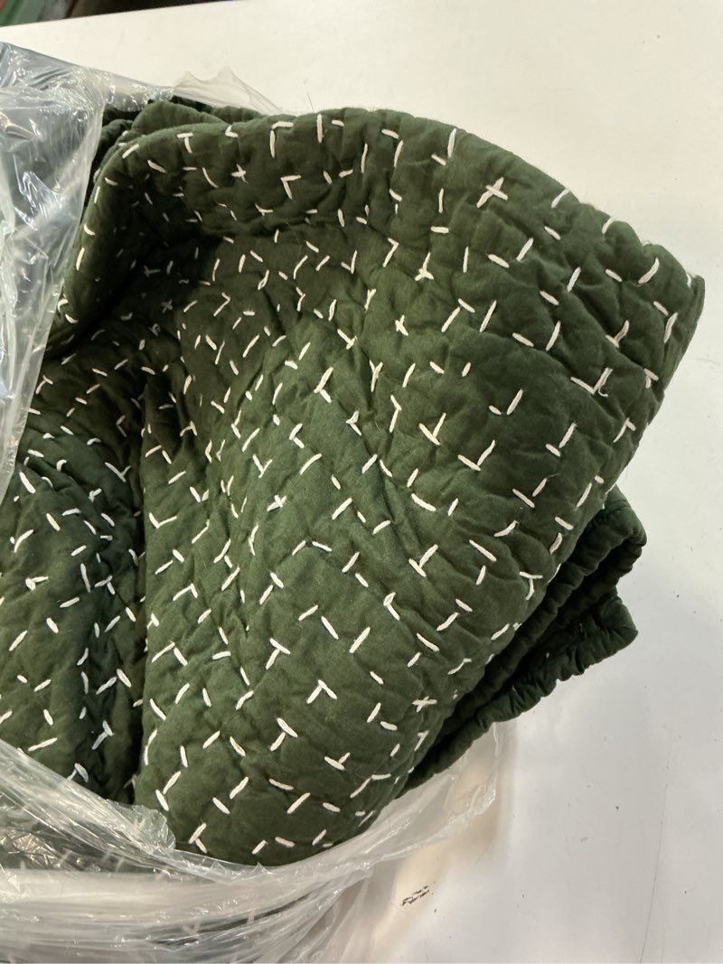 Condition photo showing Good Condition for organic cotton hand stitched quilt, king/cal king, pine