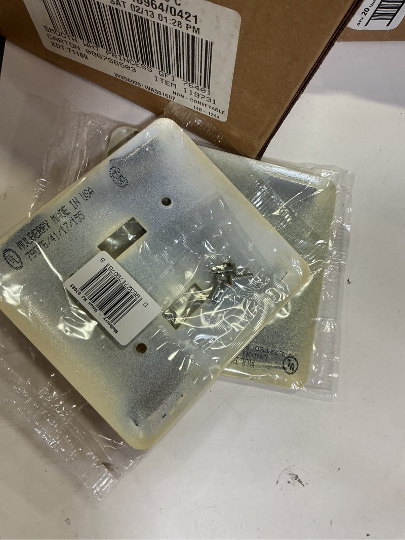 Condition photo showing Good Condition for mulberry 2-gang midsize ivory metal indoor toggle wall plate(pack18)