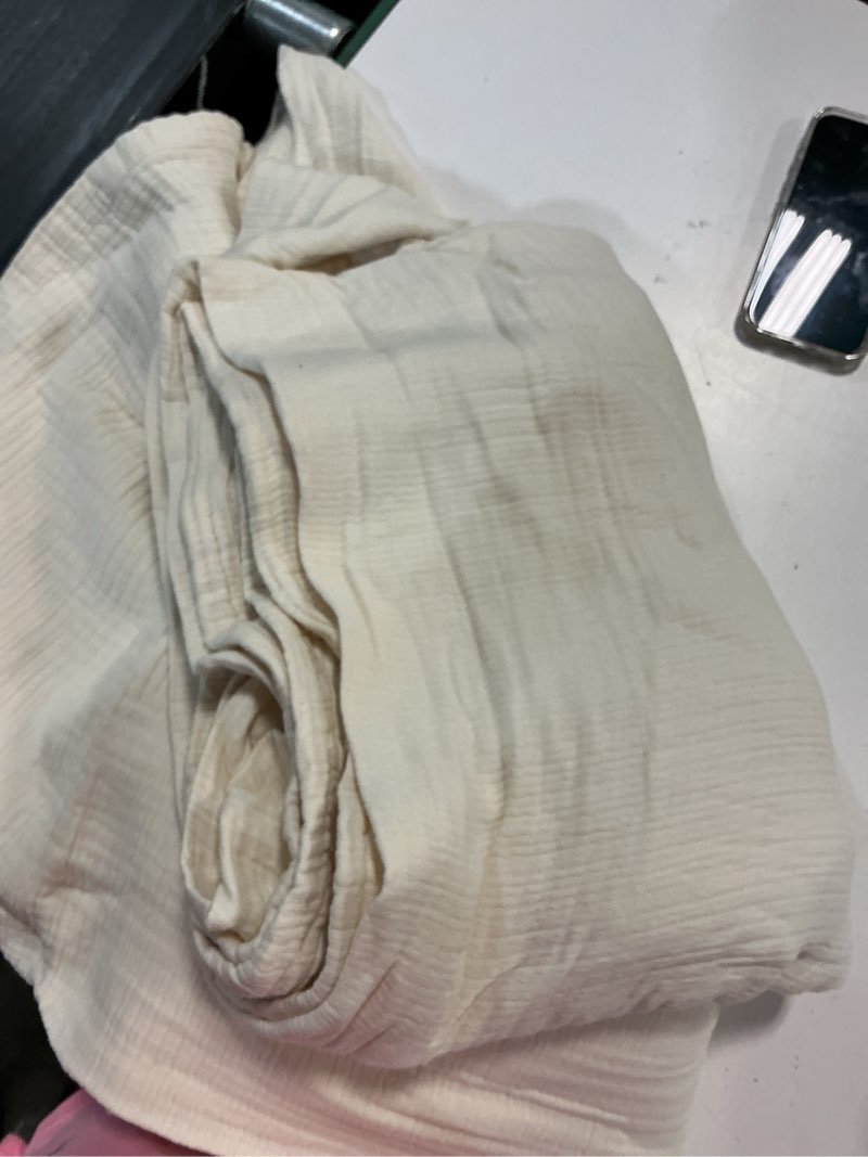 Condition photo showing As Is for quince organic cotton gauze blanket undyed king size