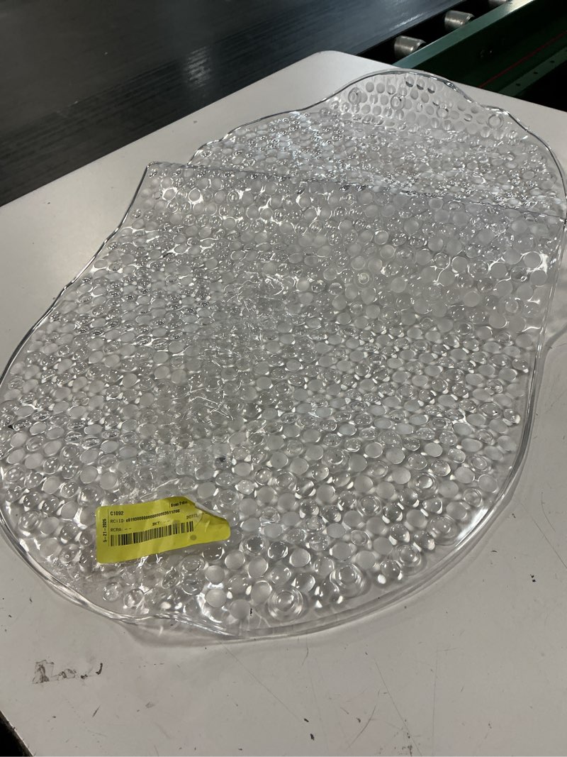 Condition photo showing Good Condition for (unknown size)mainstays oval bubble bath vinyl tub mat, clear, 16\" x 27\"