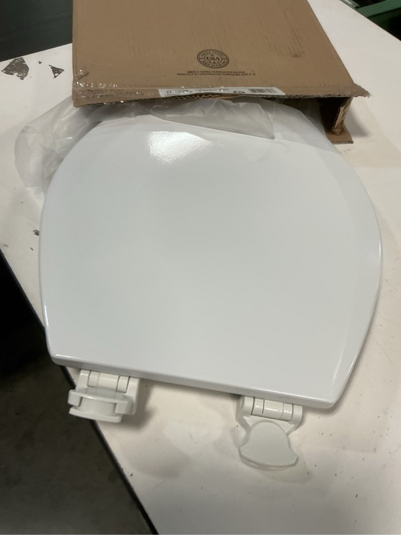 Condition photo showing Good Condition for BEMIS 500EC 390 Toilet Seat with Easy Clean & Change Hinges, 1 Pack Round, Cotton White