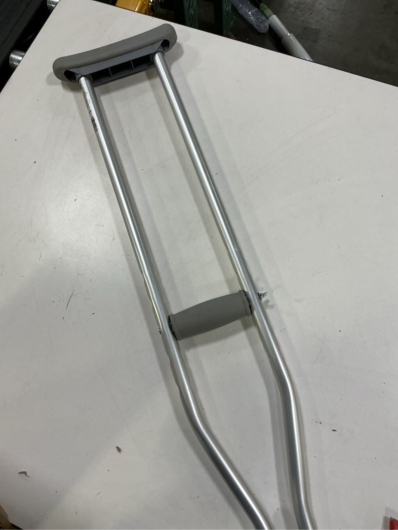 Condition photo showing Good Condition for Medline Steel Push-Button Bariatric Crutches for Tall Adults - 650 lb. Weight Capacity, Adjustable, Heavy Duty Mobility Aid, 1 Pair 5'10" - 6'6"