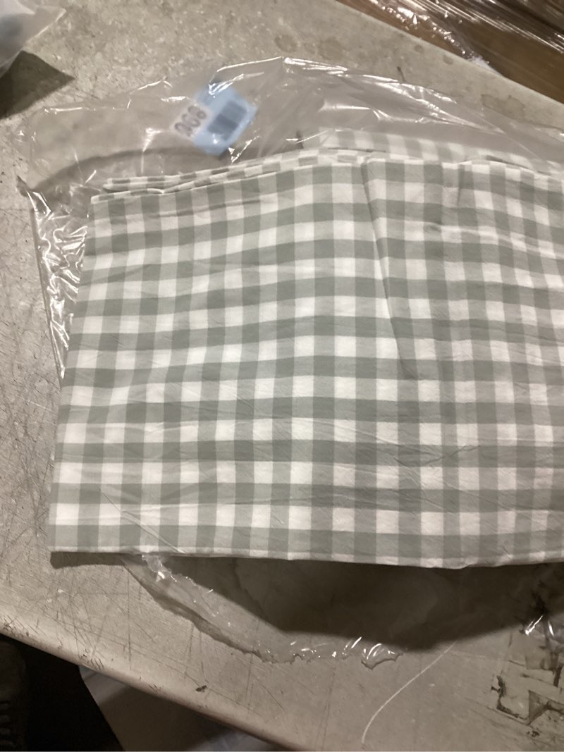Condition photo showing Good Condition for bed sheet set 4 piece -full size-soft durable microfiber bedding sheet set,deep pocket,stain,fade & wrinkle resistant green and white checkerboard grid(plaid green&white)