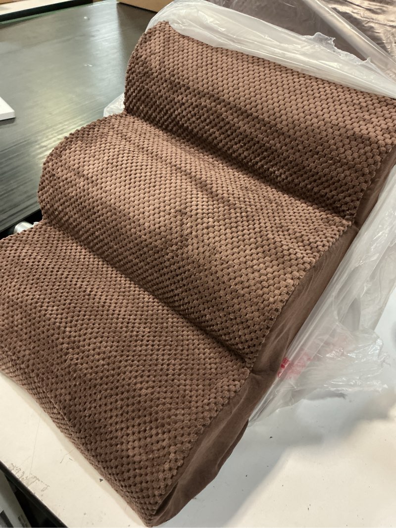 Condition photo showing Good Condition for pawscrat pet stairs for dogs 4-step, 19.6" h pet stairs for high bed, couch sofa & chair, 30d materi