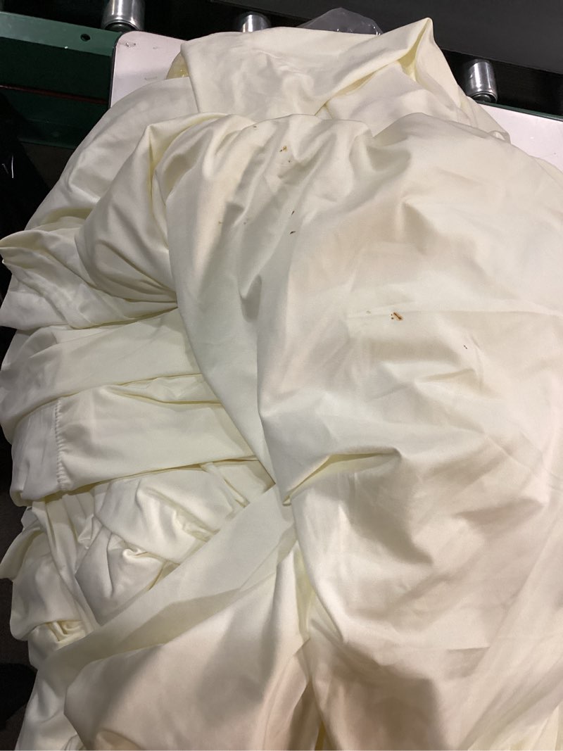 Condition photo showing As Is for eccwai 8Pack Spandex Waterproof Table Covers 6ft?Spandex 6ft Waterproof Table Cover for Party,Wedding, Banquet, and Events(Champagne)