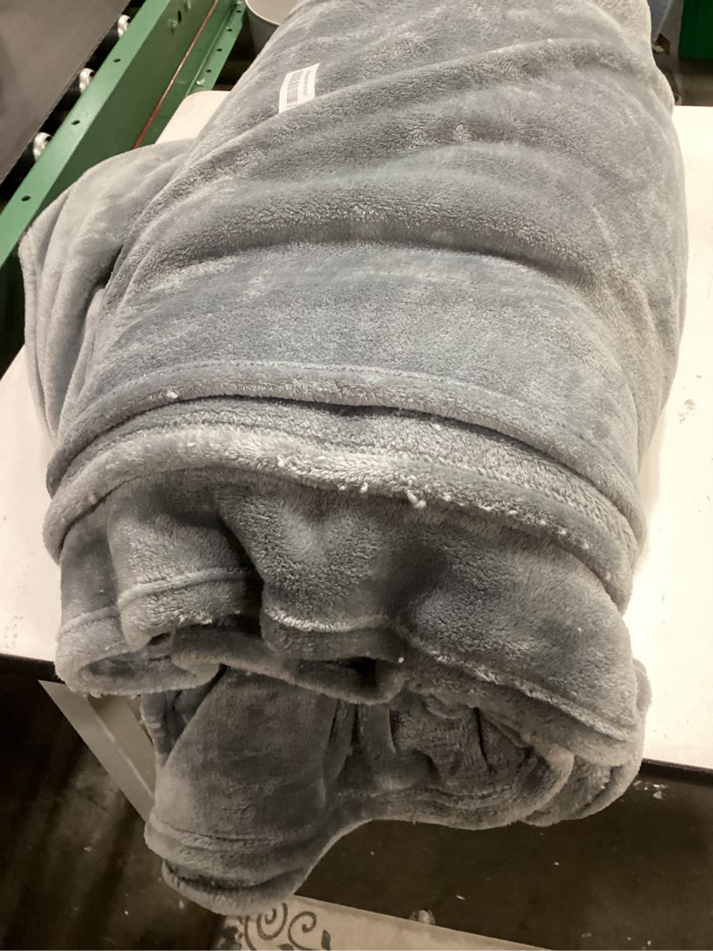 Condition photo showing As Is for BEDELITE Big Fleece Blanket - 120" x 120" (10' x 10'), Super Soft Fluffy Fuzzy Oversized King Blanket for Bed, Couch, Sofa, Camping, Fits Whole Family, Grey Grey Oversized King(120"x120")