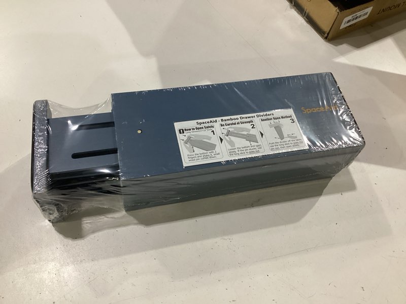 Condition photo showing New/Like New for spaceaid bamboo dresser drawer dividers 6 pack, 4.65“ high adjustable 12.5“-17” drawer organizers, expandable organization for clothing, clothes, dressers, navy blue 4.65''h, 12.5''-17''l navy blue