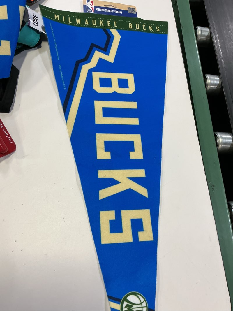 Condition photo showing New/Like New for milwaukee bucks pennant