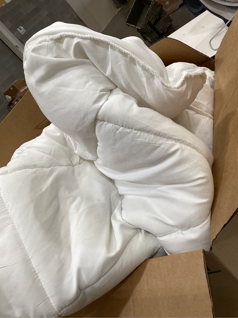 Condition photo showing New/Like New for niagara sleep solution cloud-like queen non-slip mattress topper - 100% cotton top mattress pad for back pain relief - extra-grip, breathable & naturally cooling for hot sleepers, white