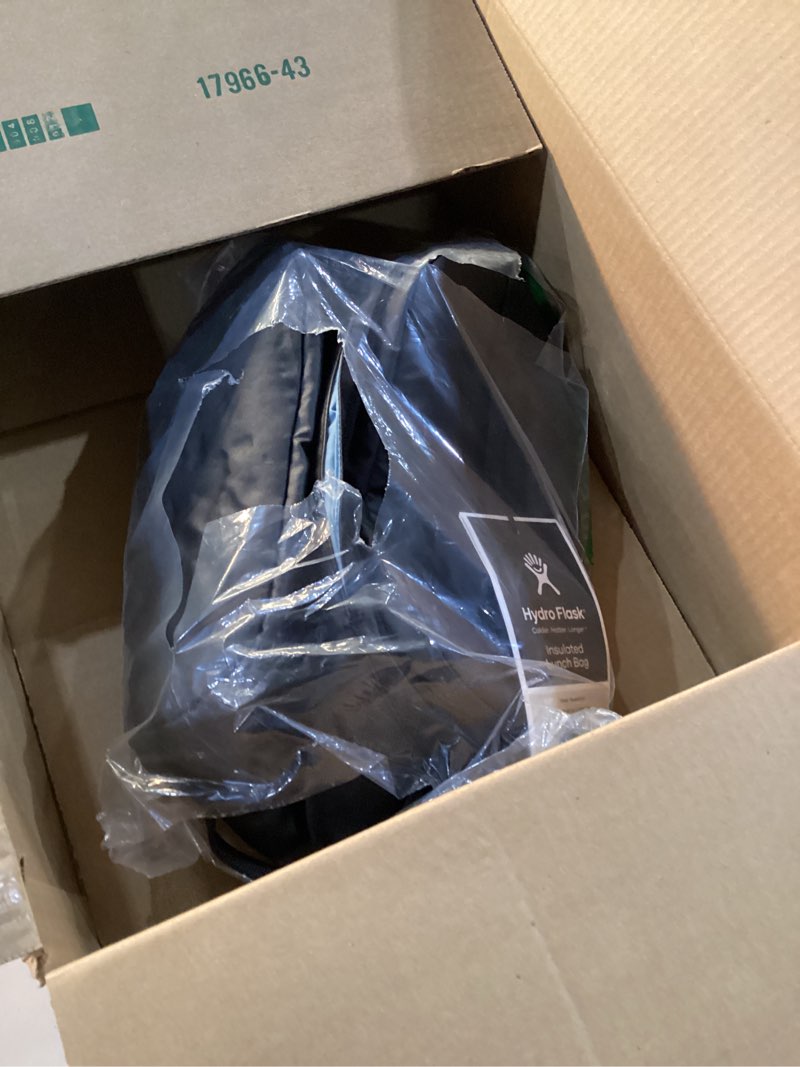 Condition photo showing Good Condition for Hydro Flask Lunch Bag – Insulated Adult Lunch Cooler for Men and Women 8 L Black