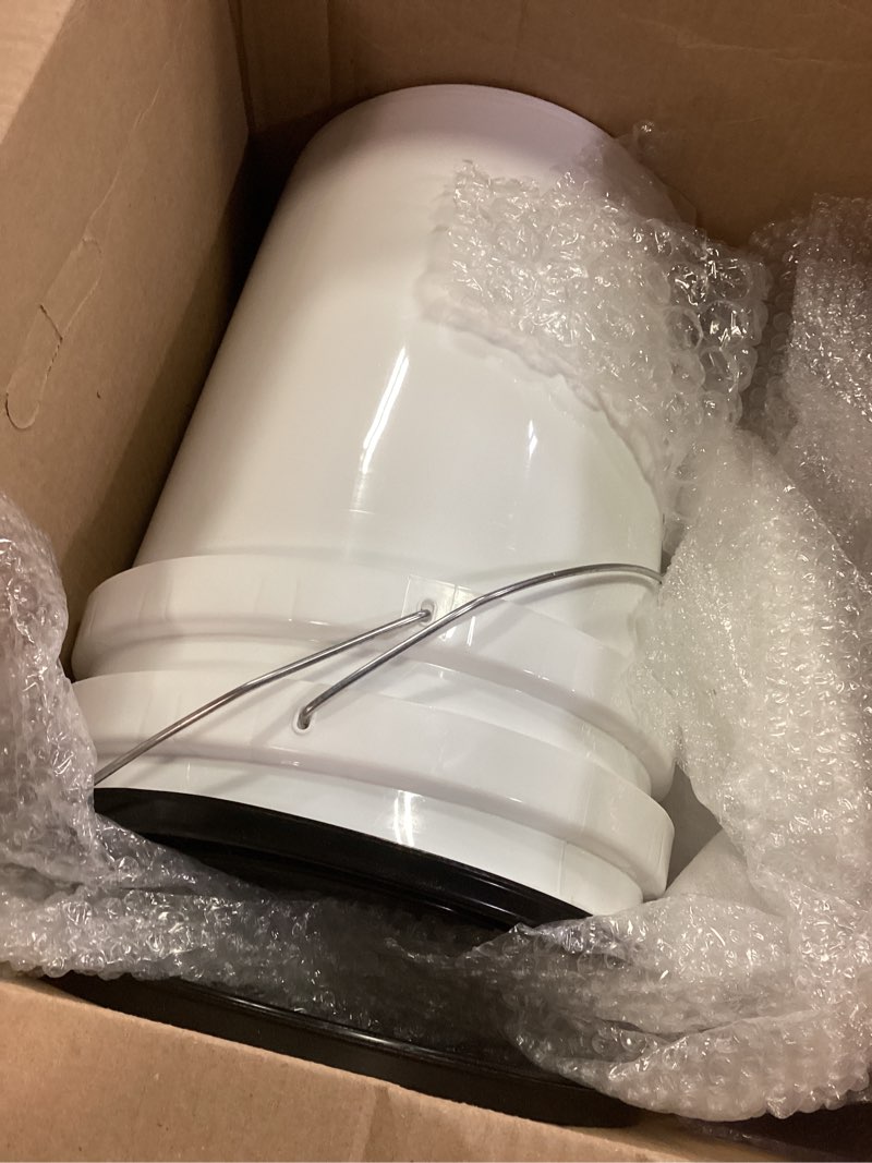 Condition photo showing Good Condition for United Solutions Airtight Pet Food Storage Container, 5 Gallon Capacity, Great for Dog Food, Cat Food, Bird Seed, Dry Food Storage, White Container with Black Lid, 2-Pack (Pack of 2) 2