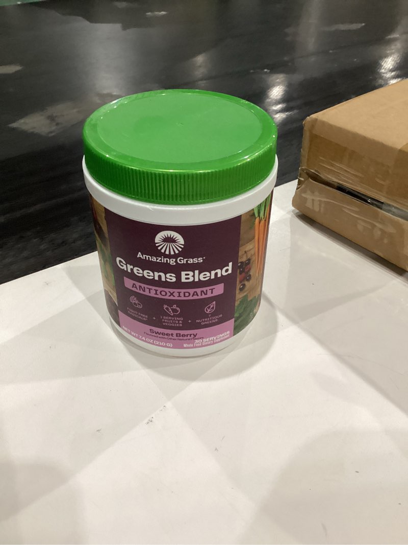 Condition photo showing New/Like New for Amazing Grass Greens Blend Antioxidant: Super Greens Powder Smoothie Mix with Organic Spirulina, Beet Root Powder, Elderberry, Bilberry, Prebioitics & Probiotics, Sweet Berry, 30 Servings (Packaging May Vary) Antioxidant - Sweet Berry 30 Servings (Pack of 1)