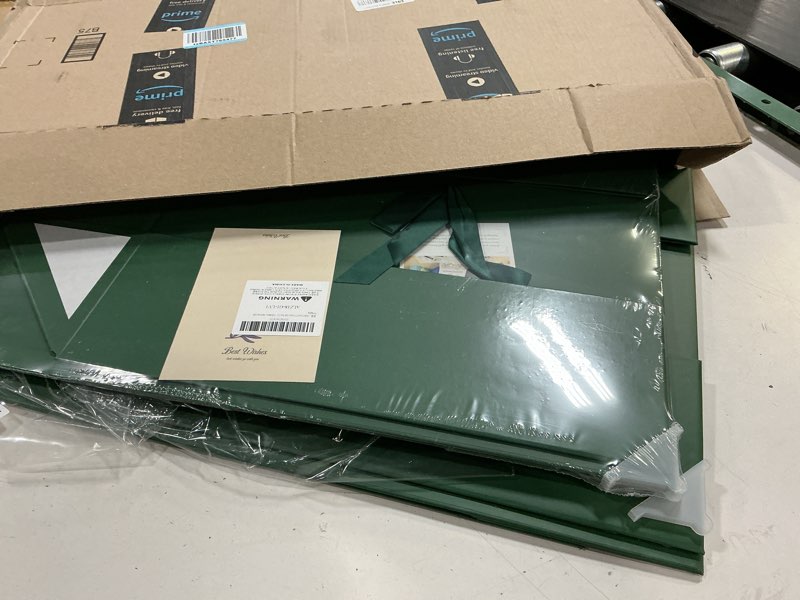 Condition photo showing Good Condition for OEMVALATY Green Gift Box,18x18x6 Inches Gift Boxes with Lids for Presents with Magnetic Closure and 