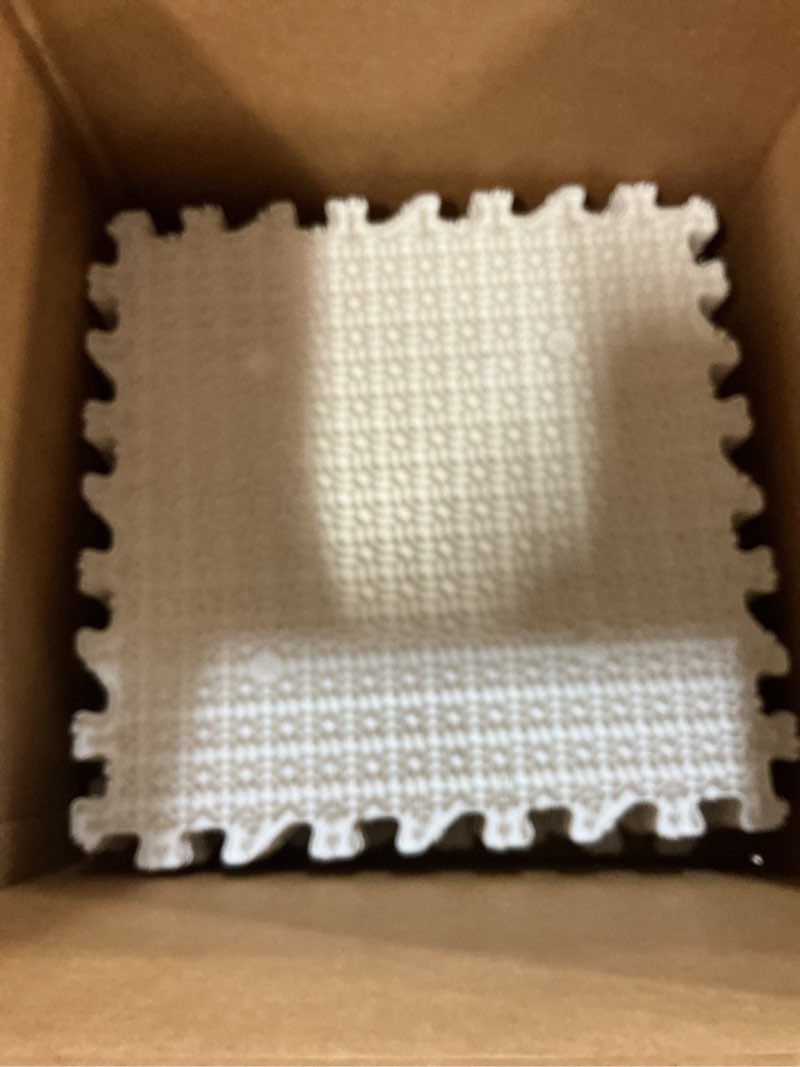 Condition photo showing Good Condition for Potent Skate-Able Synthetic Ice Tiles - Safe for Skates, Expandable Hockey Training Surface, Easy to Assemble 18"x18" inch 1 Box (21.6 Sq Ft)