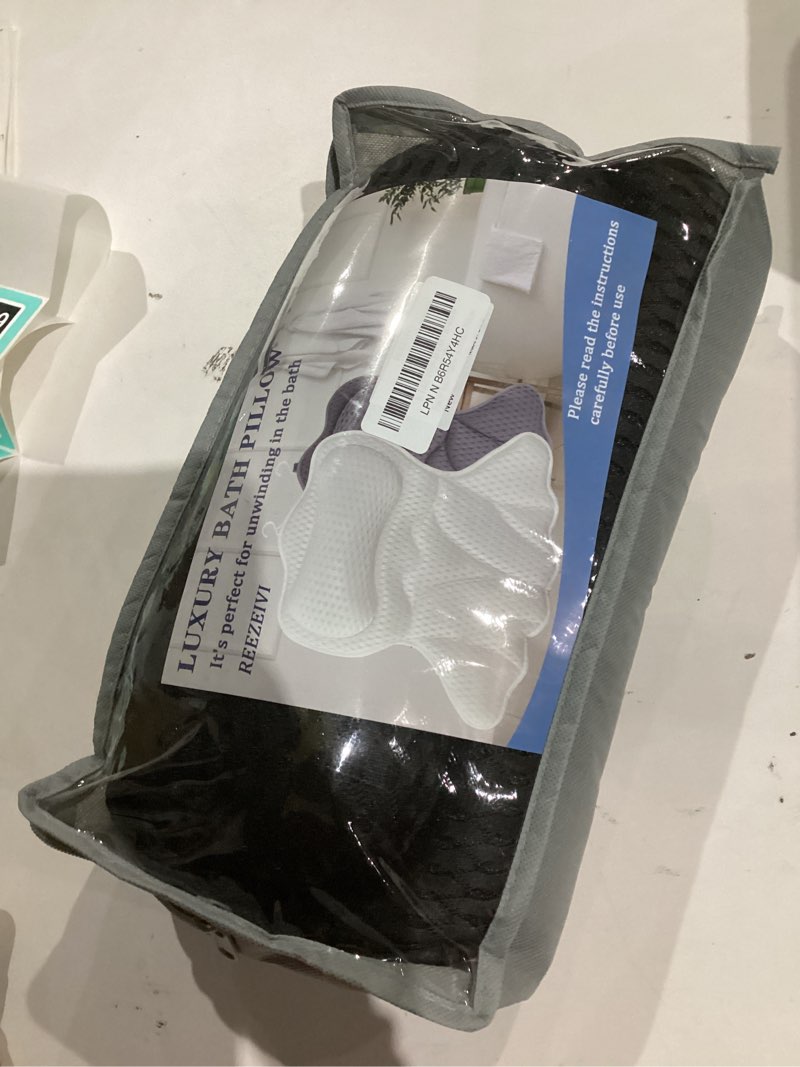 Condition photo showing New/Like New for reezeivi bath pillows for tub,bath pillow with 6 non-slip suction cups,soft 4d mesh fabric,bathtub pillows for tub neck and back support,extra thick luxury bathtub pillows,black