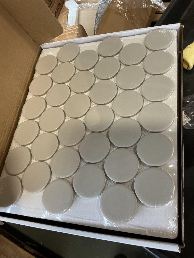 https://lotting-media.assets.bidfta.com/lotting_d1f3cf69-2141-4798-a972-cd356beb802b