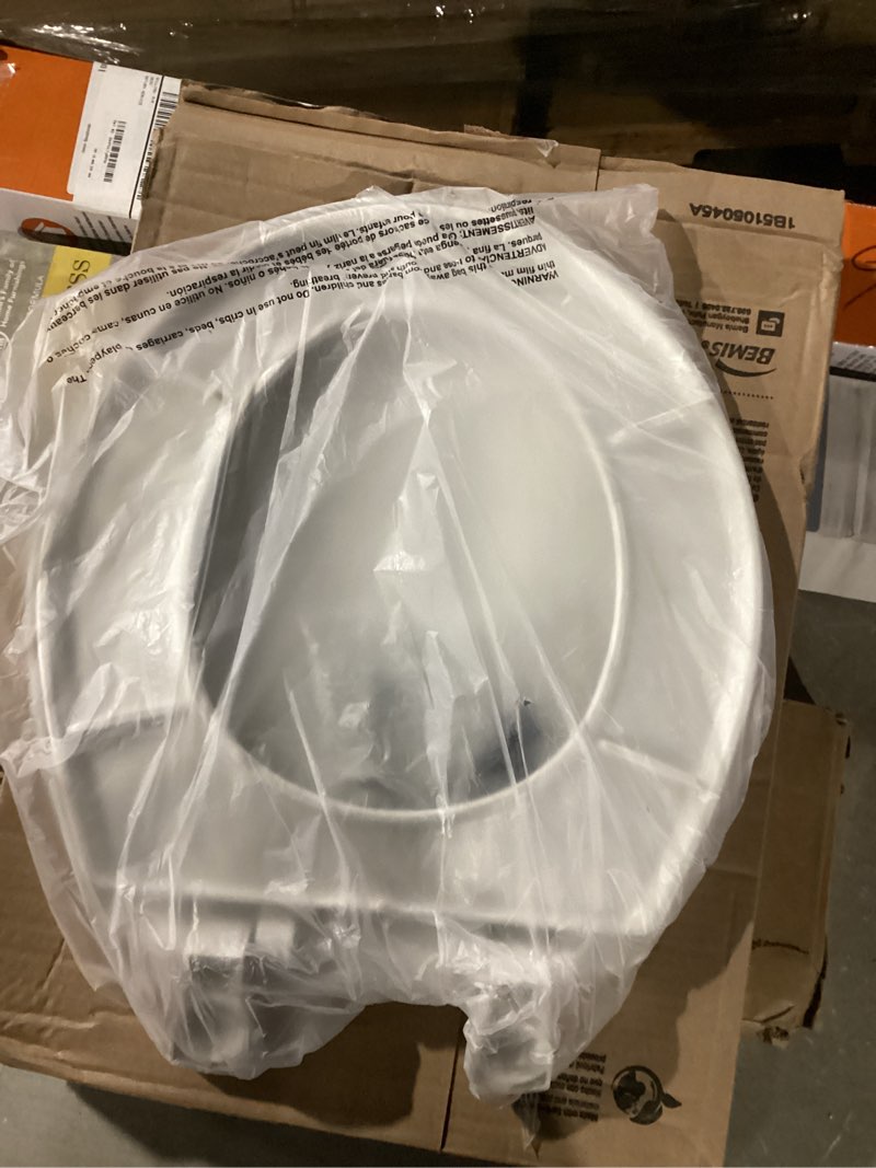 Condition photo showing New/Like New for Bemis 730SLEC Slow Close Toilet Seat, Easy Clean Hinges and Durable Plastic Seat, Made in USA, Round, White Round - Slow Close